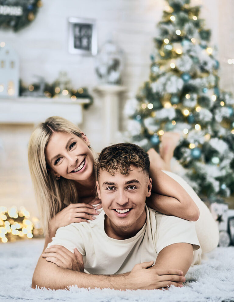 Hegyi Berci és Vágner Fanni karácsonyi stúdió fotózáson.